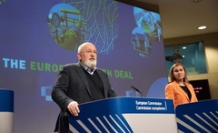 Frans Timmermans, on the left, and Kadri Simson, during the press conference