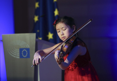 Meisje speelt viool