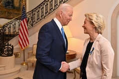 Joe Biden, on the left, and Ursula von der Leyen