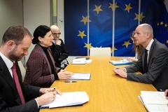 General view of the meeting between VÄ"ra Jourová, 2nd from the left, and Stef Blok, 5th ...