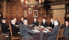 Kabinet-Colijn IV - V.l.n.r.: De Wilde, Van Dijk, Slotemaker, Van Boeijen, Van Buuren, Goseling, Colijn, Welter, Steenberghe en Romme.
